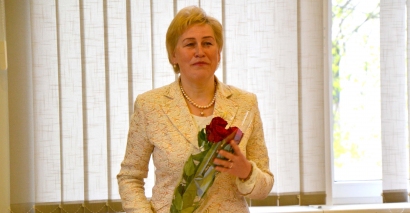 Kalbos tvarkytoja V. Stulgienė surengė raštingiausių Savivaldybės skyrių apdovanojimų ceremoniją.