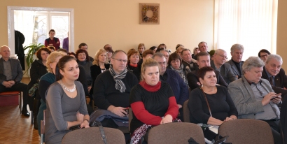 Nemažai Vainuto seniūnijos gyventojų atvyko išklausyti rajono vadovų ataskaitų.