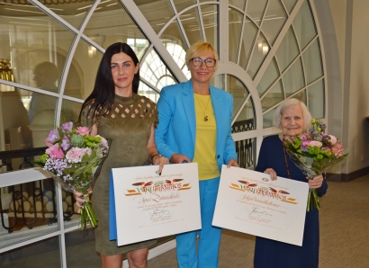 Komisija vertino du Ignės Zarambaitės kūrinius – knygą „Stebuklingi senelio batai“ ir apysaką „Juodavandeniai“. Autorių nuotr.