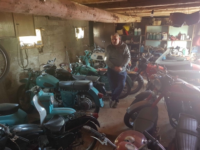 V. Kazlauskas turi daugiu nei trisdešimties 1950-1980 metų sovietinių motociklų kolekciją.