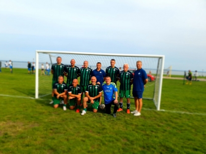 FK „Šilutės veteranas“ - Juodkrantės mažojo futbolo turnyro „Žvejo taurė“ sidabro medalių laimėtojas.