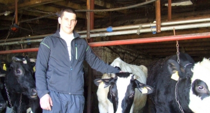 A. Urbono ūkyje gyvena 25 karvės. Taip pat ūkininkas turi nemažai dirbamos žemės.