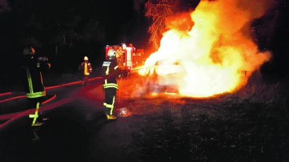 Sausio 2-osios naktį Šilutėje, prie Melioracijos gatvės 8-ojo namo, degė lengvasis automobilis „BMW 545“.