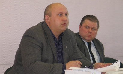 G Bružas (kairėje) VRK sprendimu neteko mandato Šilutės rajono savivaldybės taryboje. Jį pakeis Seimo nario Kęsto Komskio padėjėjas R. Stonkus. 