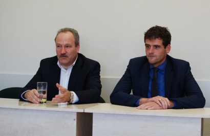 Iš kairės į dešinę: Šilutės rajono savivaldybės rajono meras V. Laurinaitis ir LR Seimo narys R. Žemaitaitis.