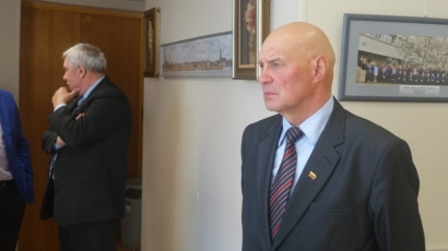 Seimo narys A. S. Nausėda (dešinėje) ir jo padėjėjas Valentinas Dylertas.