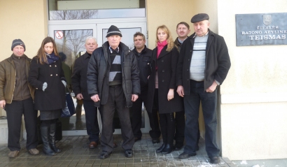 Šilutės, Tauragės, Jurbarko ir Kupiškio rajonų ūkininkų byla prieš UAB „Agropara“ nagrinėjama Šilalės rajono apylinkės teisme.