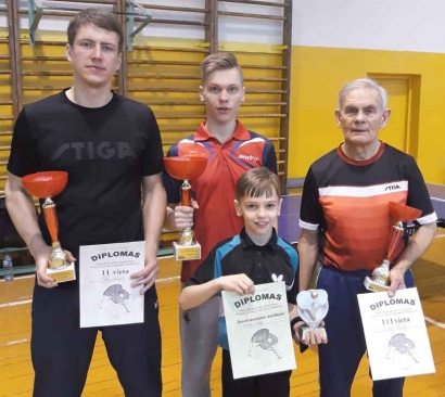 Iš kairės: Rokas Piekautas – II vieta, Karolis Pundinas – čempionas, Jonas Piekautas – III v., Ernestas Pundinas – jauniausias žaidėjas.