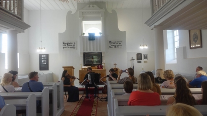 Žemaičių Naumiesčio evangelikų bažnyčioje koncertavo (iš kairės): D. Dėdinskaitė, T. Motiečius ir G. Pyšniak.  