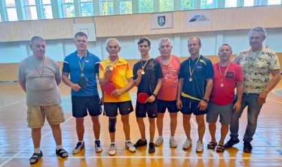 Medalininkų pjedestalas (iš kairės): Vytautas Šaulys, Domantas Kairys – 2 vieta, Jonas Piekautas, Ernestas Pundinas – 1 vieta, Zigmas Šikšnius, Vincas Agintas – 3 vieta, Laimis Li Čin Chai, Rimas Kavaliauskas – 4 vieta.