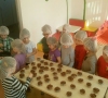 Pyragų dieną vaikai gamino ir vaišinosi keksiukais