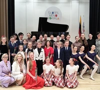 Draugystės harmonija skambesyje ir šokyje