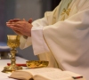 Vieniems tikintiesiems Šilutėje – didesnė parama už kitus: kunigai laukia pokalbio