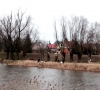 Stintautojai „užtvindė“ Pakalnės upės pakrantes Rusnėje