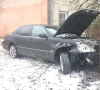 „Lexus“ Šilutėje apdaužė dvi mašinas ir rėžėsi į pastato sieną