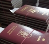 Seimas priėmė Asmens tapatybės kortelės ir paso įstatymą: užsieny išduos laikinas korteles  