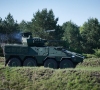 Į Lietuva atgabentos pirmosios pėstininkų kovos mašinos „Vilkas“, pradėta jų serijinė gamyba