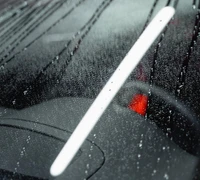 Kaip įtrūkęs stiklas veikia automobilio saugumą?