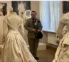 Vestuvinių drabužių paroda iš Aleksandro Vasiljevo kolekcijos. Kaip karas atsiliepė moterų talijos apimčiai