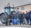 Traktoriumi aplink Lietuvą keliaujanti komanda pasveikino Saugų ir Lumpėnų žemdirbius